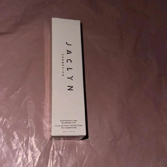 Jaclyn Cosmetics foundation Tan Deep - Picture 4 of 5